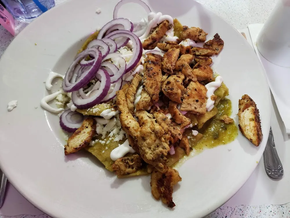 Chilaquiles Verdes Con Pollo